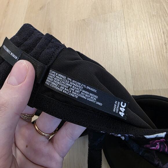 Torrid Curve Black Floral Skulls Gothic Padded Underwire T-Shirt Bra Size 44C - Picture 6 of 6